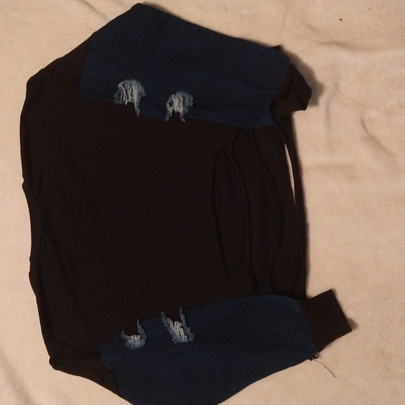 Sweatshirt - Picture 2 of 4